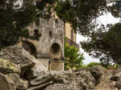 ...col suo andamento circolare ad archi